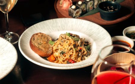 Cedar Club House – Connaught Place – 4.5 Rating – ₹2200 approx for two, exclusive of alcohol and taxes – Multi-Cuisine Lounge Bar