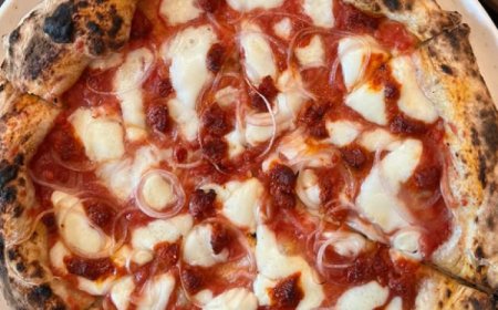 Leo's At 621 – Aaya Nagar – 4.0 Rating – ₹1500 approx for two, exclusive of alcohol and taxes – Casual Multi-Cuisine Cafe & Bar