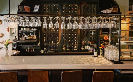 Della’s Tribeca - 4.8 rating - Cozy Italian American Wine Bar NYC