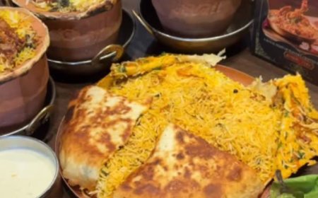 Gulati – Pandara Road Market – 4.3 Rating – ₹2000 approx for two, exclusive of taxes – Iconic North Indian Mughlai Butter Chicken & Kebabs in New Delhi