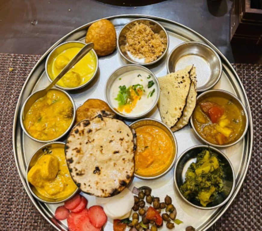 Ghoomar Thali – Chandni Chowk – 4.2 Rating – ₹1000 approx for two, exclusive of alcohol and taxes – Unlimited Rajasthani Thali with Live Ghoomar Dance