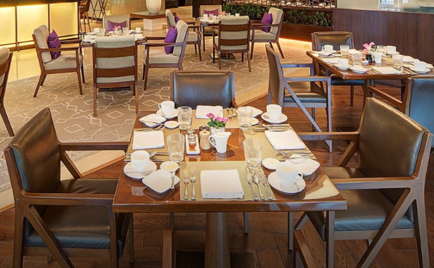 Dhilli – The Oberoi – Zakir Hussain Marg – 4.7 Rating – ₹7000 approx for two, exclusive of taxes – Opulent North Indian Fine Dining with Royal Curries & Live Music at The Oberoi Hotel, New Delhi