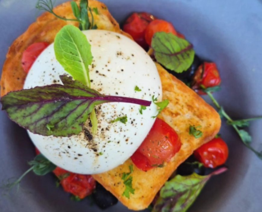 Hashery – Connaught Place – 4.5 Rating – ₹550 approx for two, exclusive of taxes – Cozy Cafe with Desserts, Shakes & Global Snacks at Middle Circle, New Delhi
